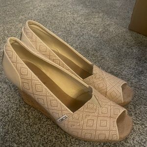 Toms Wedges Size 9.5